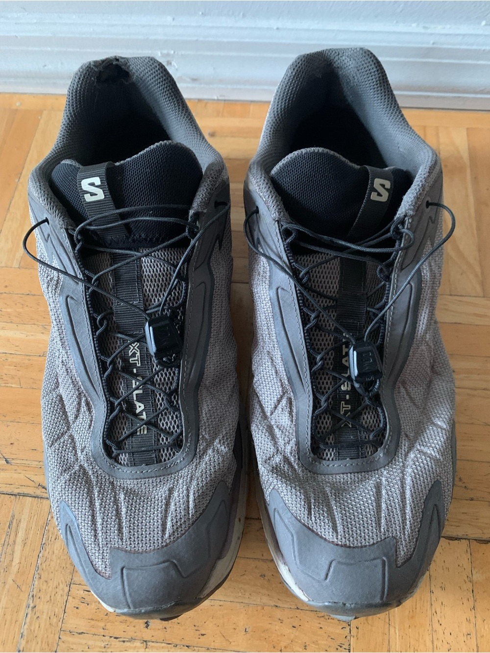 Mens Salomon XT Slate gray sneakers. Size 11.